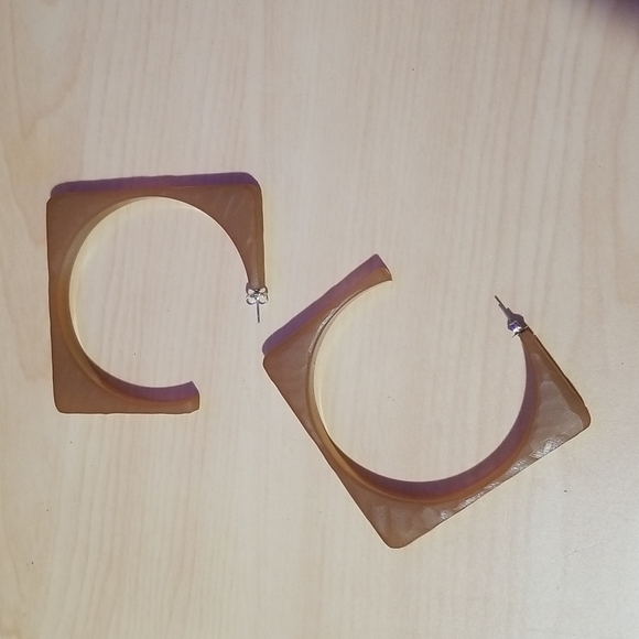 💕RACHEL COMEY💕 Tuck Acrylic Square Hoop Earrings ~ Amber NWOT - Picture 5 of 7